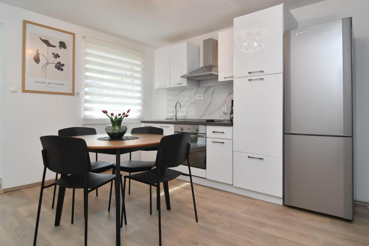 Apartman Gluic Sinj Exterior foto