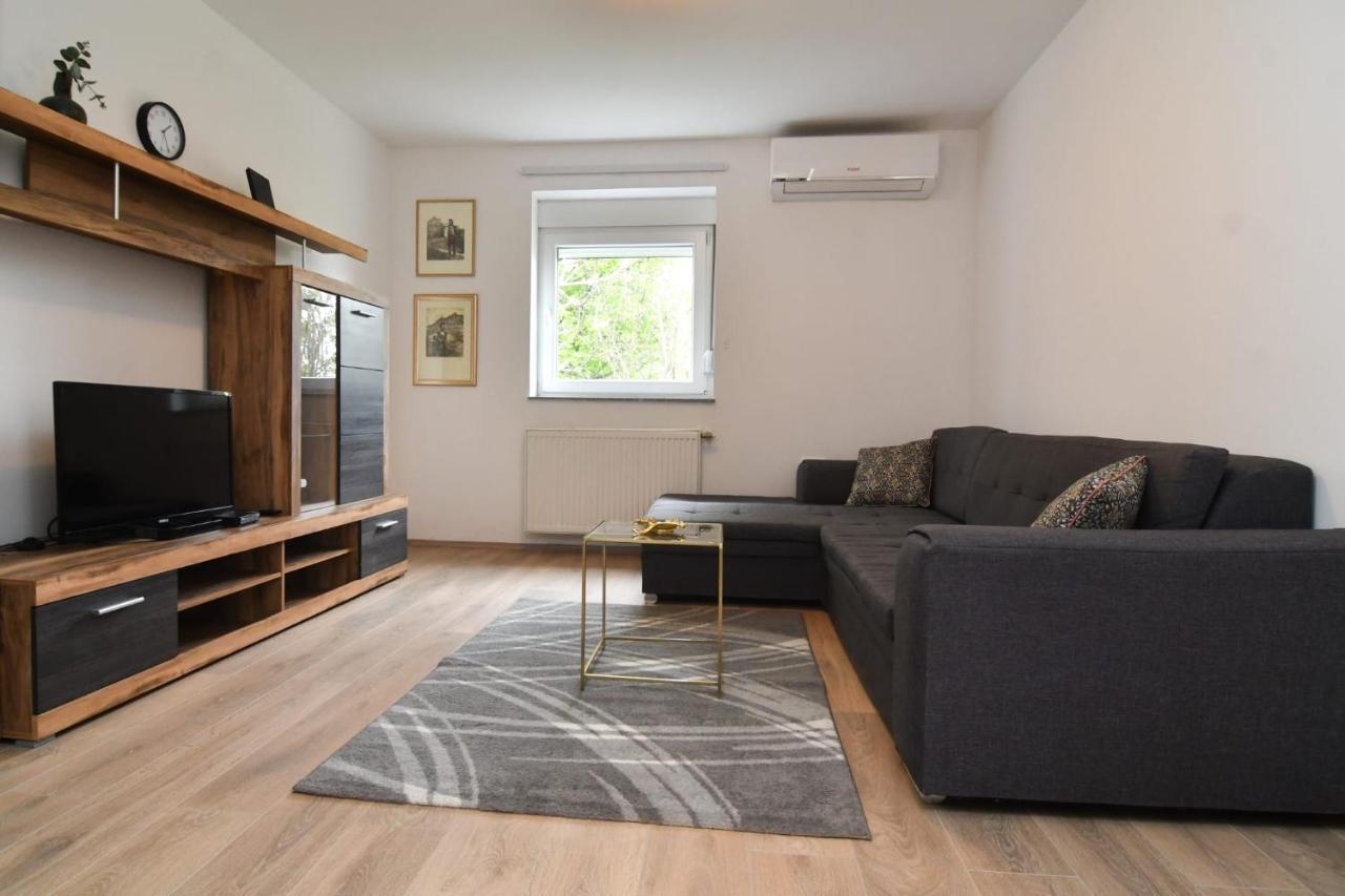 Apartman Gluic Sinj Exterior foto